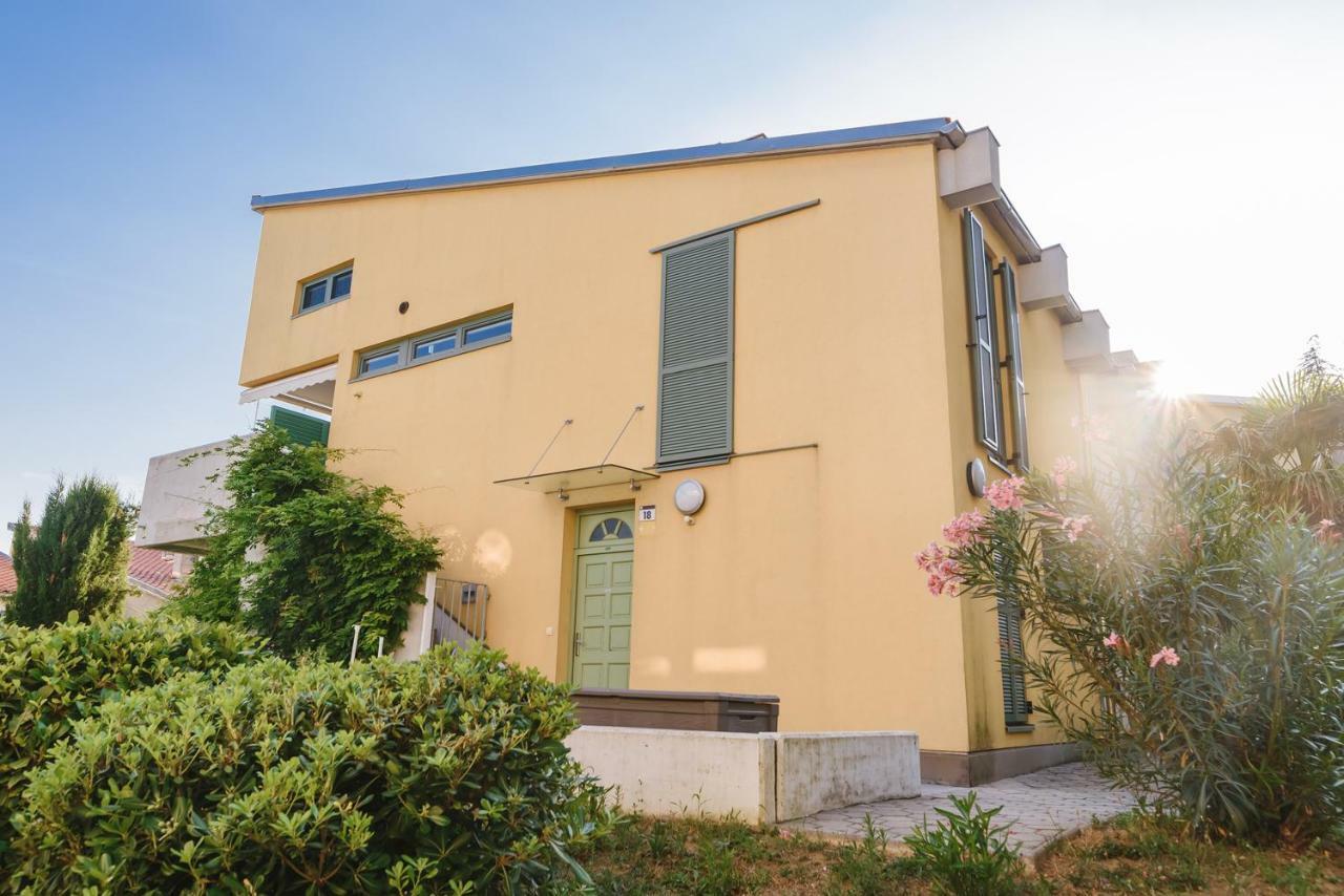Apartma Joy - Private Beach Διαμέρισμα Ankaran Εξωτερικό φωτογραφία